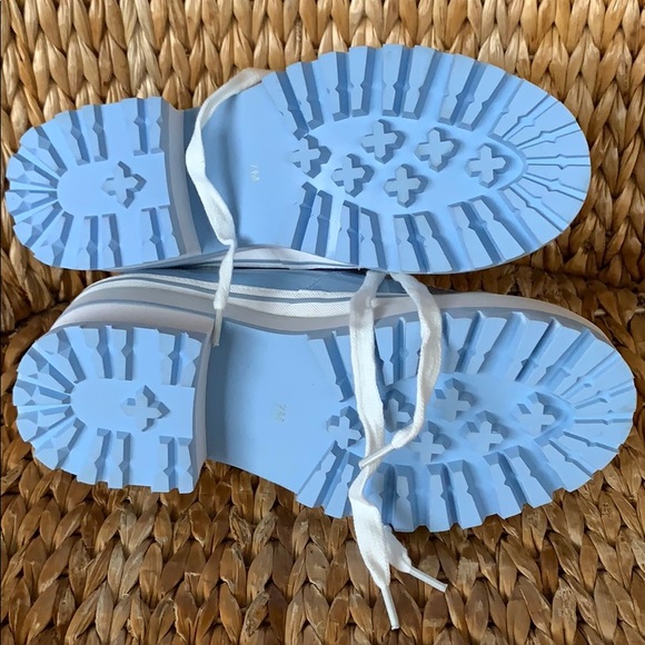 NIB 💙 Sugar Thrillz Patent Platform Sneakers - Picture 8 of 8